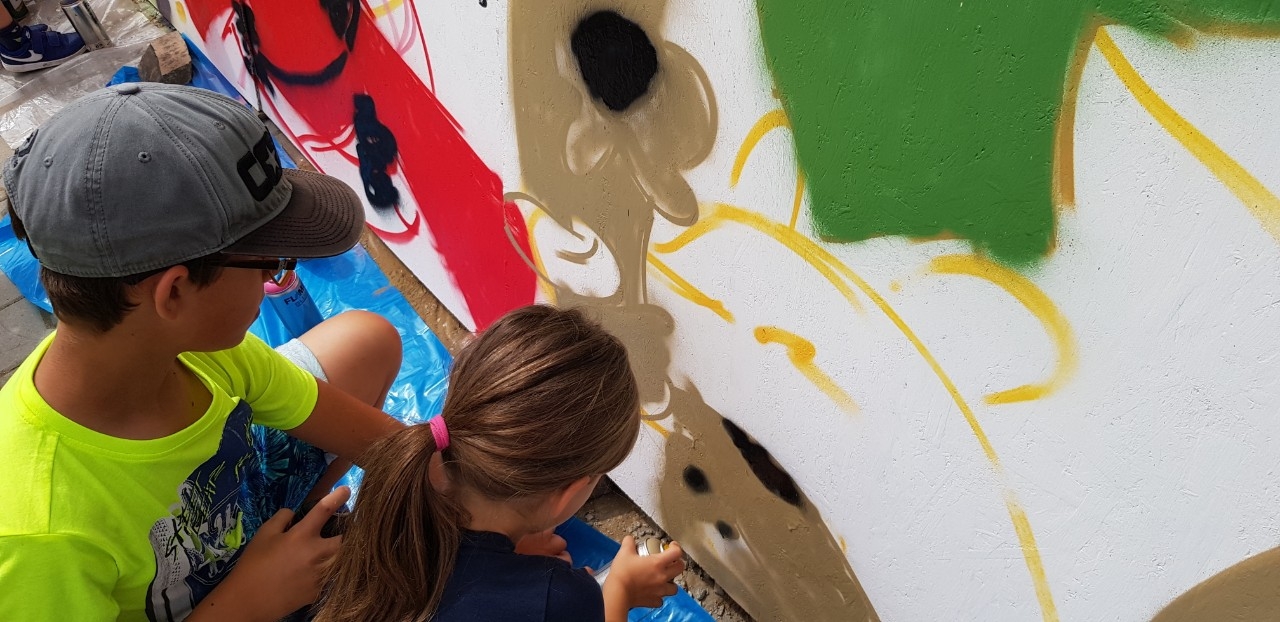 Detský tábor TRI DI ART - 5. deň - Street art - ukážka v tvorbe graffiti 