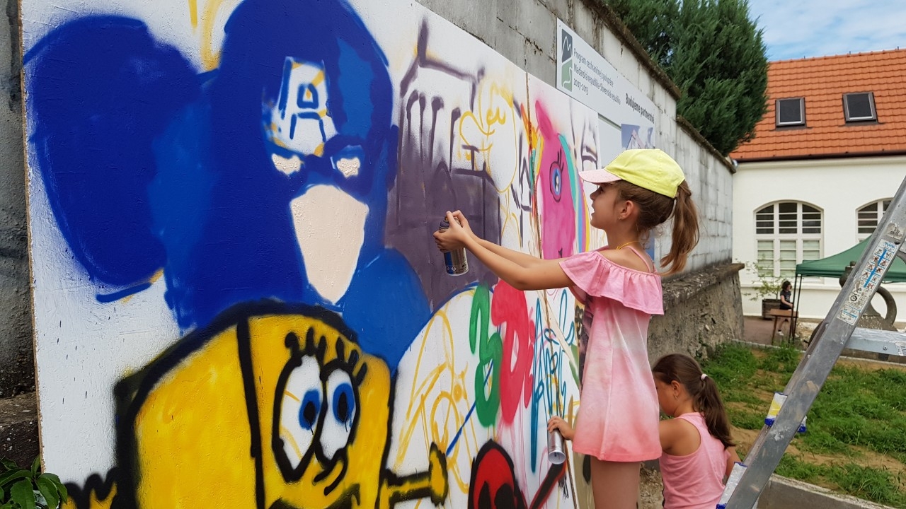 Detský tábor TRI DI ART - 5. deň - Street art - ukážka v tvorbe graffiti 